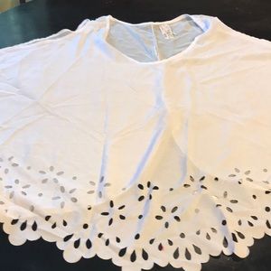 NWT White Sheer Poncho Look Top W/ Cut Outs 🌸